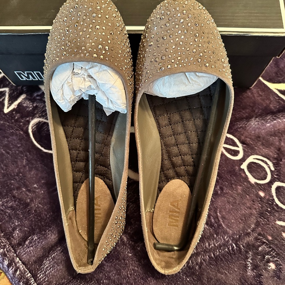 MIA Women's Tan Studded Flats